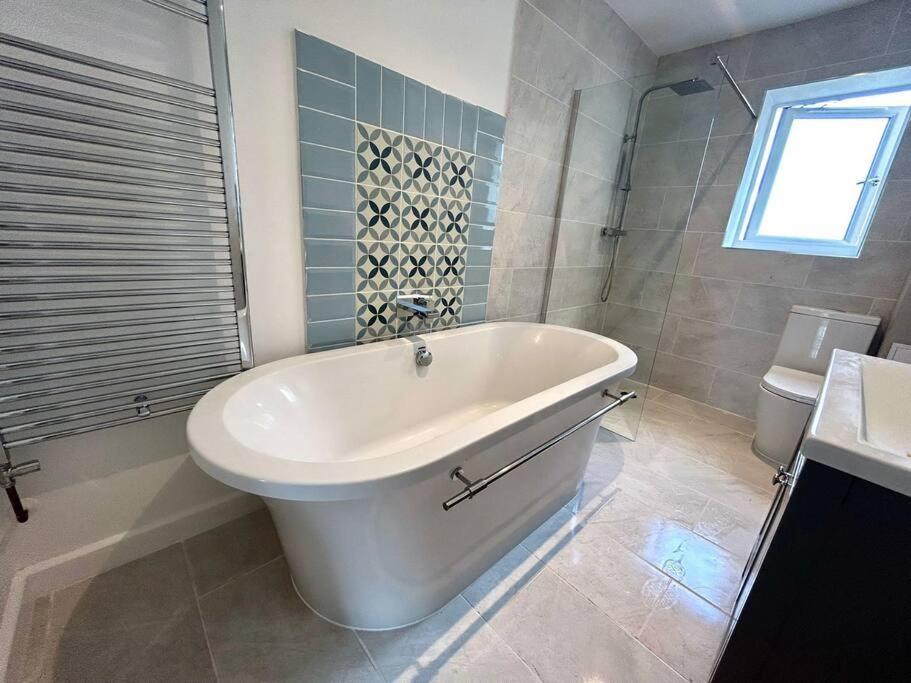 2 - Badger Sett, Modern With Hot Tub In Norfolk Norwich