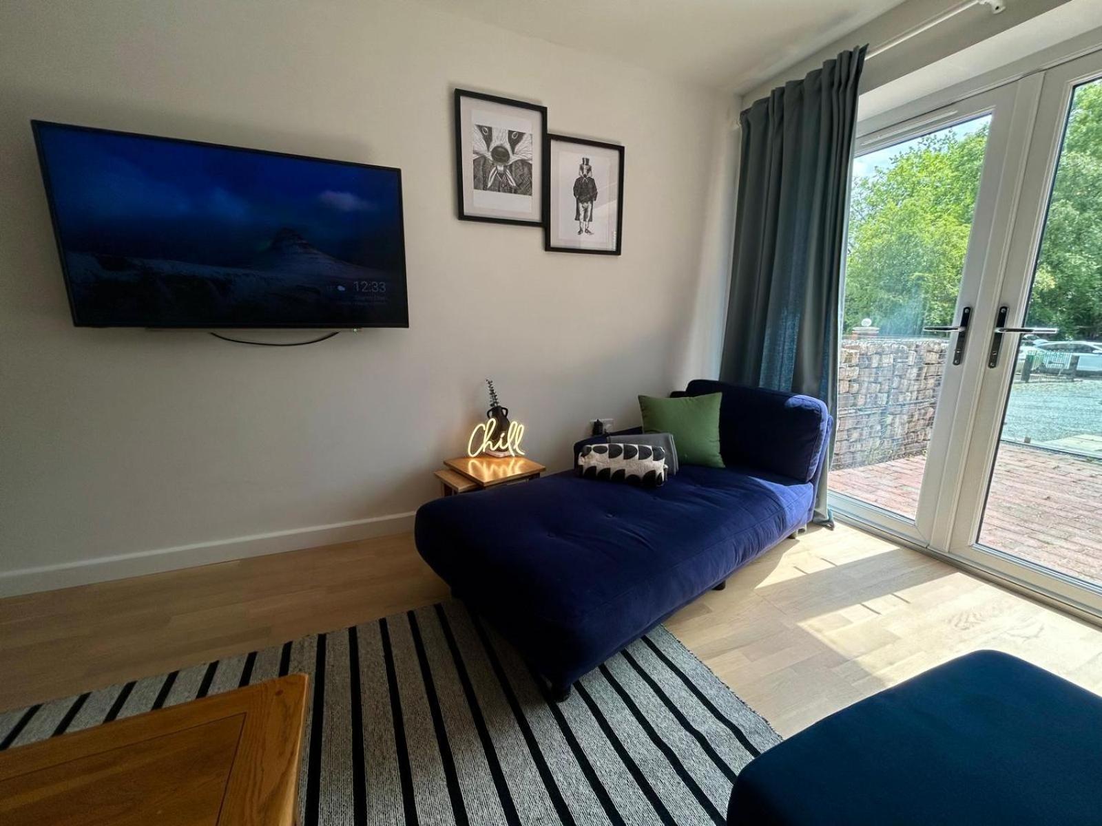 2 - Badger Sett, Modern With Hot Tub In Norfolk *
